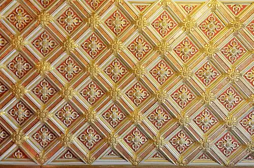 Plafond à caisson.