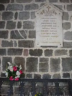 Le monument aux morts.