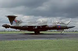 Photo en couleur d'un avion à réaction.