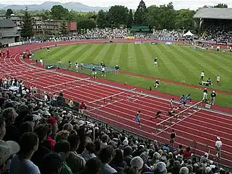 Description de l'image Haywardspectators.jpg.