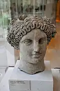 Tête de Perséphone, faïence, Centuripa, Sicile, vers 420 av. J.-C