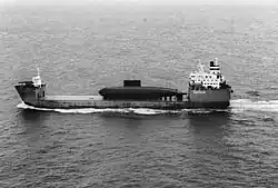 Un sous-marin chinois de la classe Kilo livré par cargo en 1995.