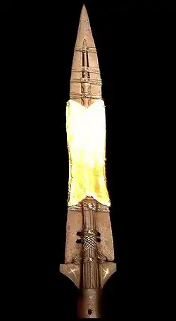 Lance de Longinus (La Sainte Lance du trésor des Habsbourg à Vienne).