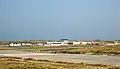 Vue de l'intérieur de l'île avec l'aéroport.