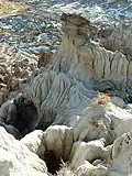 Une formation verticale juste à côté du belvédère.