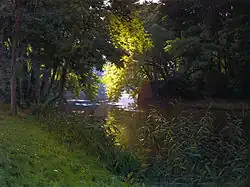 Près de la rivière, huile sur toile, 122 × 162&nbsp;cm
