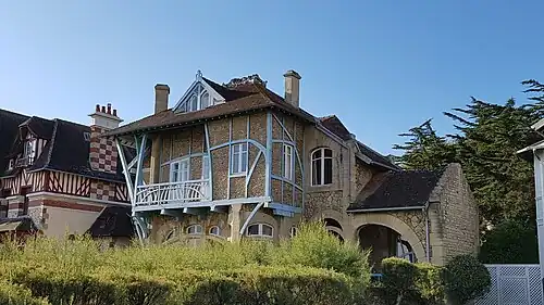 1er&nbsp;étage.