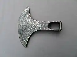 Herminette de type viking.