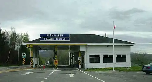 Début de la route 243 à la frontière canado-américaine.