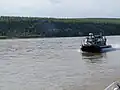 Un aéroglisseur Hivus-10 sur la Kotouï.