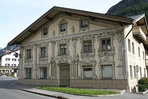 Maison ornée