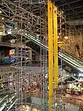 La machine à énergie de 22 m de haut.