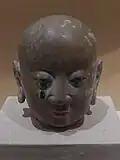 Tête de statue d'un arhat bouddhiste, dynastie des Xia occidentaux, de la Pagode Hongfo, Xian de Helan, Ningxia.