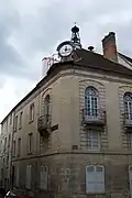 Hôtel de ville, rue de Beauvais à l'angle de la rue Vieille de Paris, remanié au XVIIIe&nbsp;siècle.