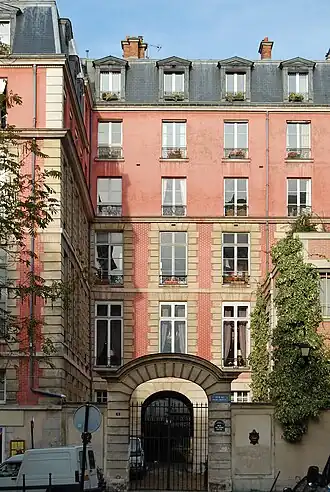 No 4 : ancien hôtel de Canillac.