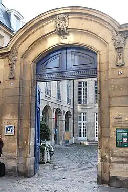 Entrée de l'hôtel de Coulanges.