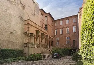« Hôtel Mila de Cabarieu » rue des Carmes.