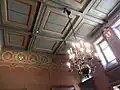 Plafond de la salle.