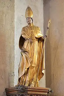 Statue en bois doré représentant saint Omer (église Saint-Omer d'Houchin dans le Pas-de-Calais)