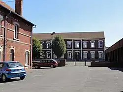 Les écoles.