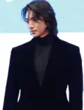Hwang Hee campe le détective Joo Won-tak.