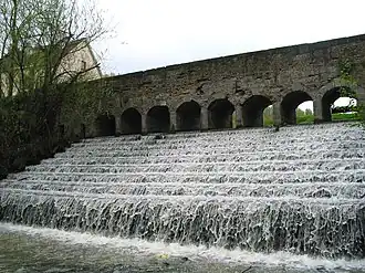 Le pont-barrage sur la Trouille (XVIe&nbsp;siècle).
