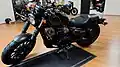 300cc 2023 en noir mat (gauche)