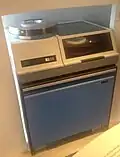 Le périphérique de stockage IBM 1311 avec un paquet de disques IBM 1316 supplémentaire