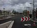 Voie axiale LHNS en attente de marquage sur l'avenue de la Liberté.