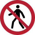 P004 – Interdit aux piétons