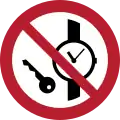 P008 – Articles métalliques ou montres interdits