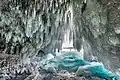 Caverne de glace sur l'île.