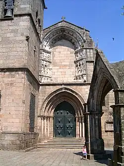 Portail d'entrée, en juin 2005.