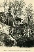 Le kiosque de l'île Molton, dont il est impossible à dire s'il subsiste encore.