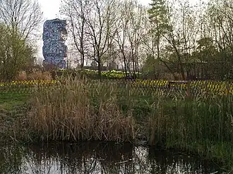 Parc de l'île Saint-Germain et la Tour aux Figures.
