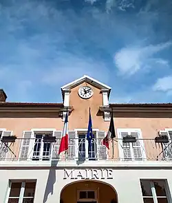 La mairie.