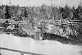 Traversée de rivière en benne, vers 1880