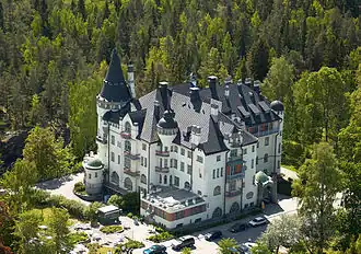 Le grand Hôtel Cascade d'Imatra (Usko Nyström, 1903).