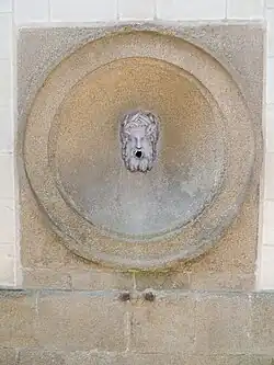 Ancienne fontaine.