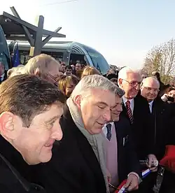 Le ruban coupé.