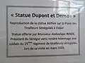 inscription du monument de Dakar