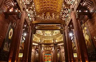 A l'intérieur du Palais de Brahma de Ling Shan