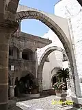 Cour centrale du monastère.