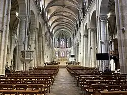 La nef centrale.