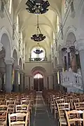 Église Saint-Sauveur : vue intérieure d'ensemble.