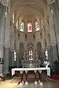 Église Saint-Sauveur : le chœur et le maître-autel.