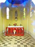 L'intérieur de la chapelle.Notre-Dame de Lourdes.