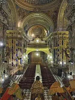 L'intérieur de la basilique.