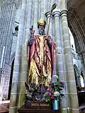 Statue à la cathédrale Saint-Tugdual de Tréguier.