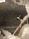 Intérieur d'une grande maline trouvée en 2017 qui correspond à la zone 5 sur le schéma de la maline de Gary Gerstein